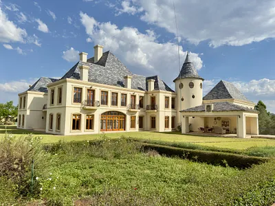 8 Bedroom House For Sale in Pretoria - jqP6.webp