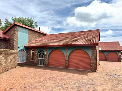 4 Bedroom Townhouse For Sale in Kempton Park - X5rd.webp