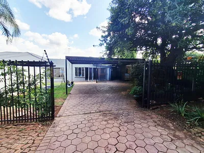 4 Bedroom House To Rent in Pretoria - 51XM.webp