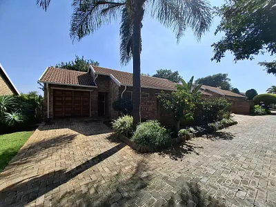 3 Bedroom Townhouse To Rent in Pretoria - img