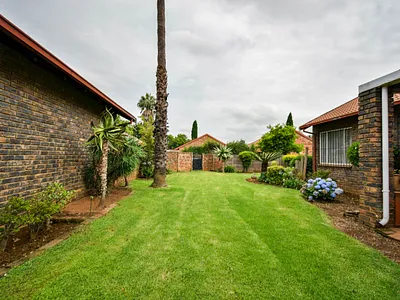 3 Bedroom Townhouse For Sale in Pretoria - z32M.webp