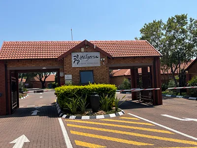 3 Bedroom Townhouse For Sale in Pretoria - YmhG.webp