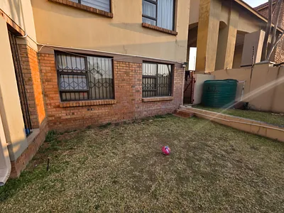 2 Bedroom Apartment For Sale in Witbank - img