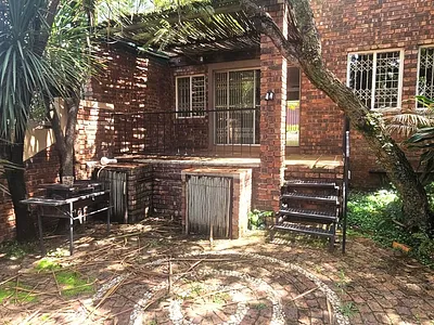 4 Bedroom Apartment For Sale in Pretoria - img