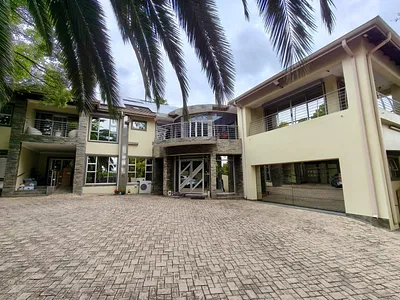 7 Bedroom House For Sale in Centurion - aIcV.webp