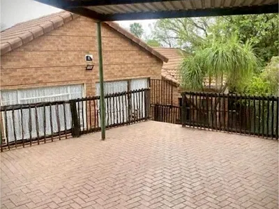 3 Bedroom Townhouse For Sale in Brits - 2xay.webp