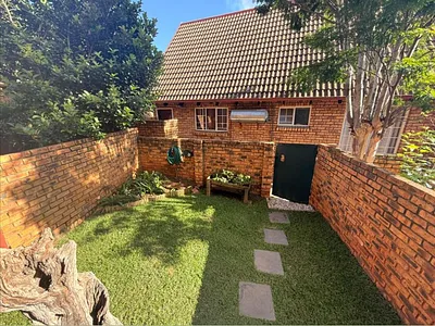 2 Bedroom Townhouse For Sale in Pretoria - vI1A.webp