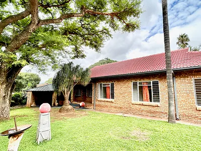 5 Bedroom House To Rent in Pretoria - kW1a.webp
