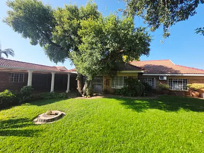 4 Bedroom House For Sale in Mookgopong - 1lRU.webp