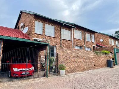 3 Bedroom Townhouse For Sale in Pretoria - o4qG.webp