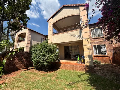 2 Bedroom Apartment For Sale in Pretoria - C4v7.webp