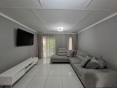 2 Bedroom Apartment For Sale in Pretoria - VFz1.webp