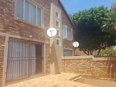 2 Bedroom Townhouse To Rent in Centurion - img
