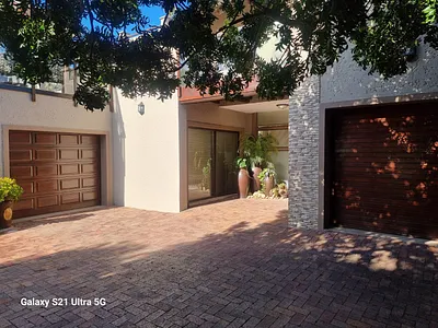 4 Bedroom House For Sale in Wilderness - M6MO.webp