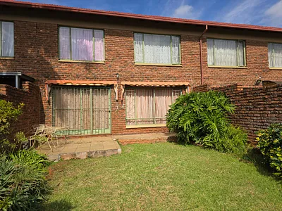 3 Bedroom Townhouse For Sale in Akasia - JVuD.webp