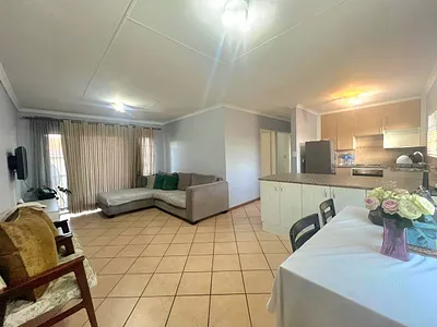 2 Bedroom Apartment For Sale in Centurion - Kqbi.webp