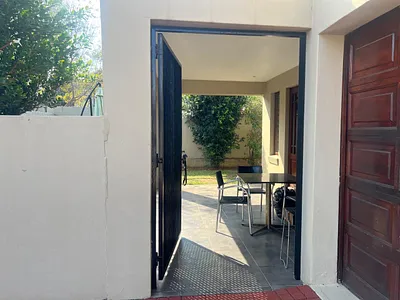 3 Bedroom House To Rent in Sandton - eGLI.webp