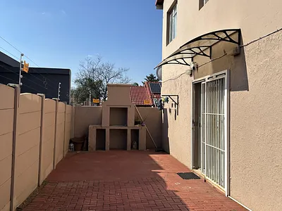 2 Bedroom Apartment To Rent in Roodepoort - u83X.webp