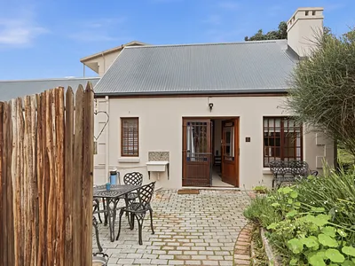 0.5 Bedroom House To Rent in Knysna - ebFz.webp