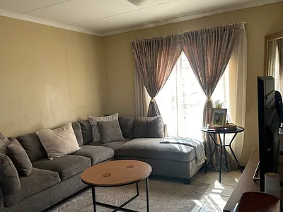 2 Bedroom Apartment For Sale in Roodepoort - oGEv.webp