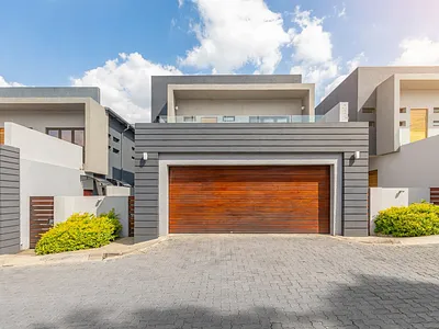3 Bedroom House For Sale in Sandton - cZpX.webp