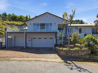 5 Bedroom House For Sale in Knysna - OfwZ.webp