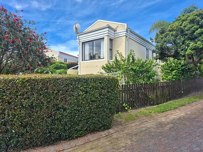 3 Bedroom Townhouse For Sale in Knysna - img