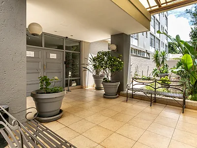 1 Bedroom Apartment To Rent in Sandton - img