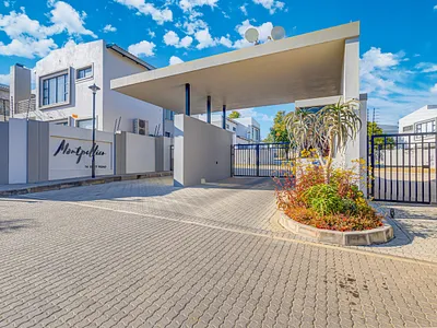 3 Bedroom House For Sale in Sandton - nRt7.webp