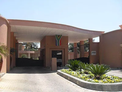 2 Bedroom House To Rent in Sandton - is1n.webp