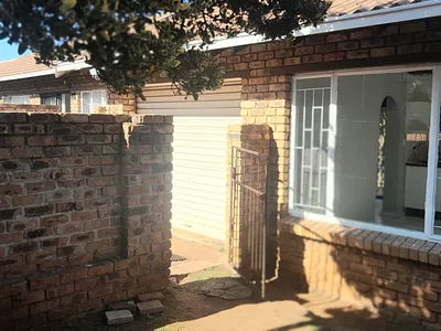3 Bedroom Apartment To Rent in Kempton Park - img