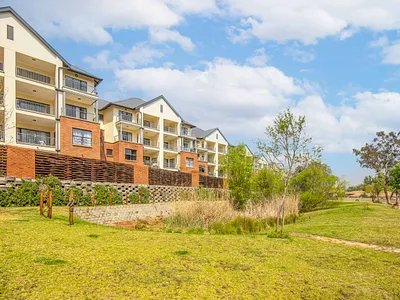 2 Bedroom Apartment For Sale in Midrand - 5M96.webp