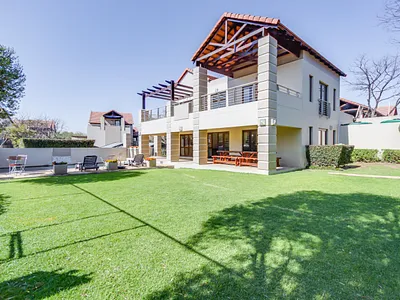 2 Bedroom Apartment For Sale in Sandton - L6bT.webp