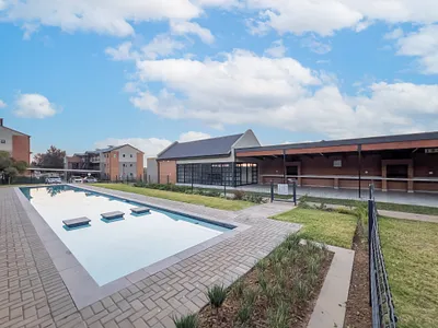 2 Bedroom Apartment For Sale in Midrand - e2uW.webp