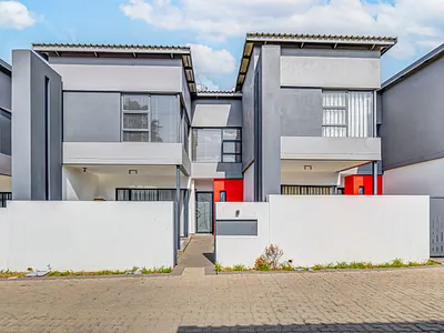 3 Bedroom Townhouse To Rent in Edenvale - IDZy.webp