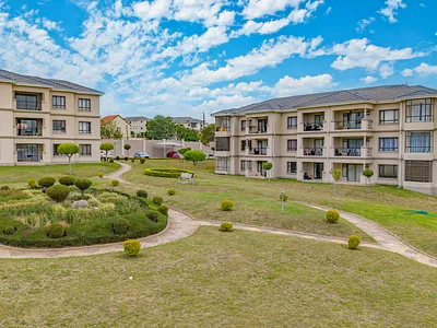 2 Bedroom Apartment For Sale in Midrand - f7CX.webp