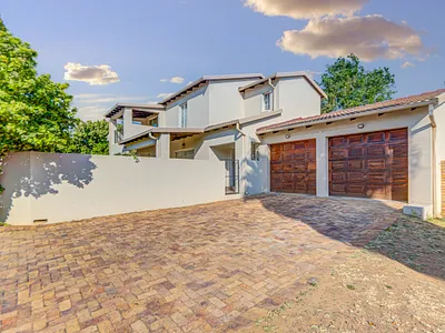 3 Bedroom House For Sale in Midrand - SyOg.webp