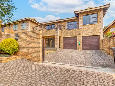 4 Bedroom House To Rent in Randburg - img