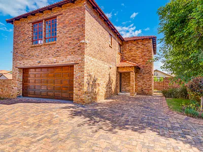 3 Bedroom House To Rent in Midrand - W5yI.webp