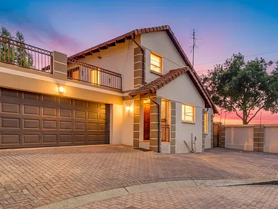 3 Bedroom House For Sale in Midrand - V9w9.webp