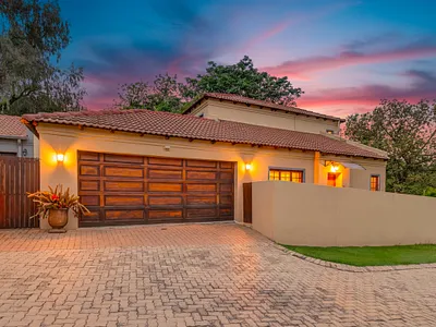 4 Bedroom House For Sale in Sandton - DIkF.webp