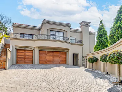 4 Bedroom House For Sale in Sandton - 9lGv.webp