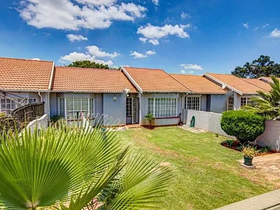 3 Bedroom Townhouse To Rent in Kempton Park - LA39.webp
