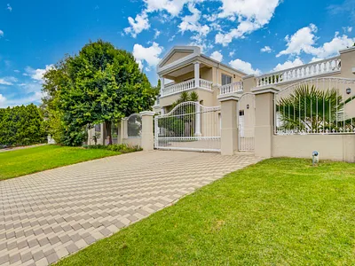 4 Bedroom House For Sale in Midrand - rryI.webp