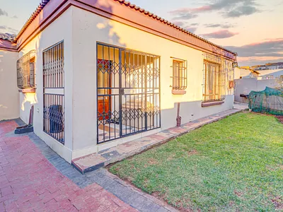 3 Bedroom House To Rent in Roodepoort - Gt7u.webp