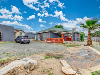 9 Bedroom House To Rent in Johannesburg - XWqw.webp
