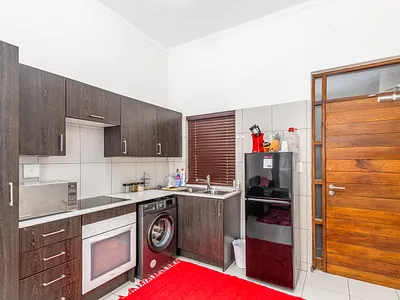 1 Bedroom Apartment To Rent in Randburg - duwB.webp