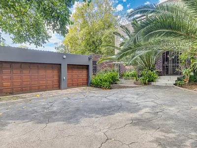 4 Bedroom House To Rent in Sandton - s3Y5.webp