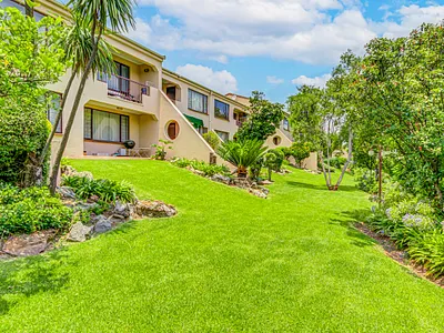 2 Bedroom Apartment For Sale in Sandton - img