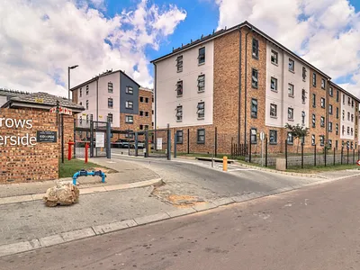 2 Bedroom Apartment For Sale in Sandton - QknR.webp